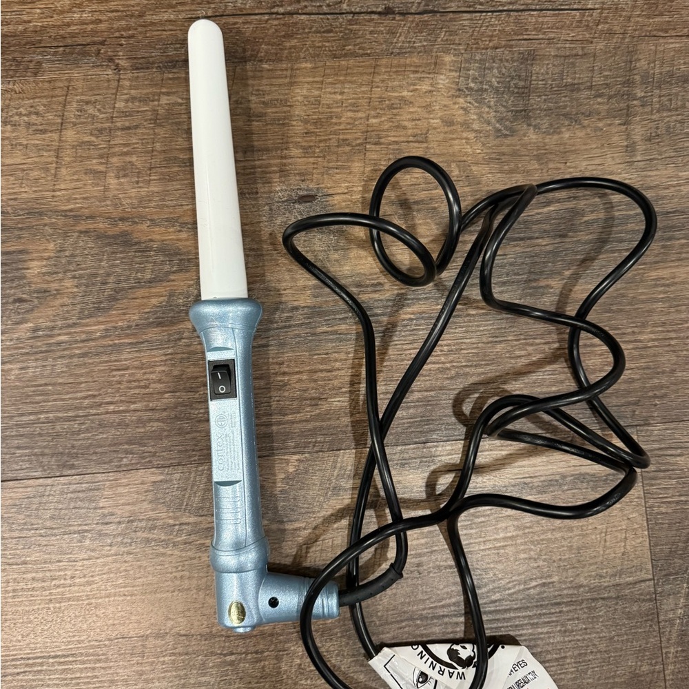 Proliss Diamond Twister curling iron wand in ice blue metallic color